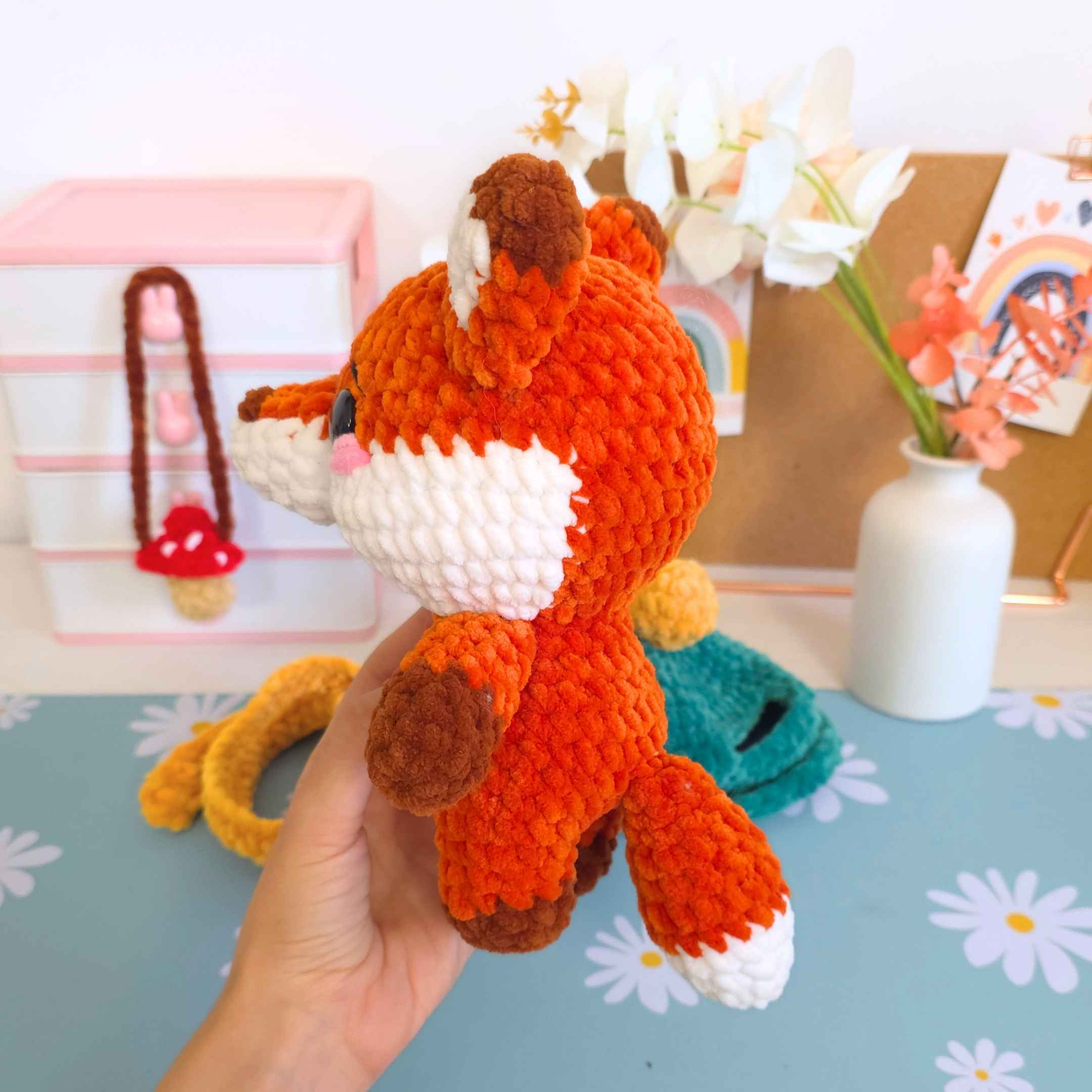 Cute Fox with Autumn Outfit Low-Sew Amigurumi Crochet Pattern PDF - HUGurumi