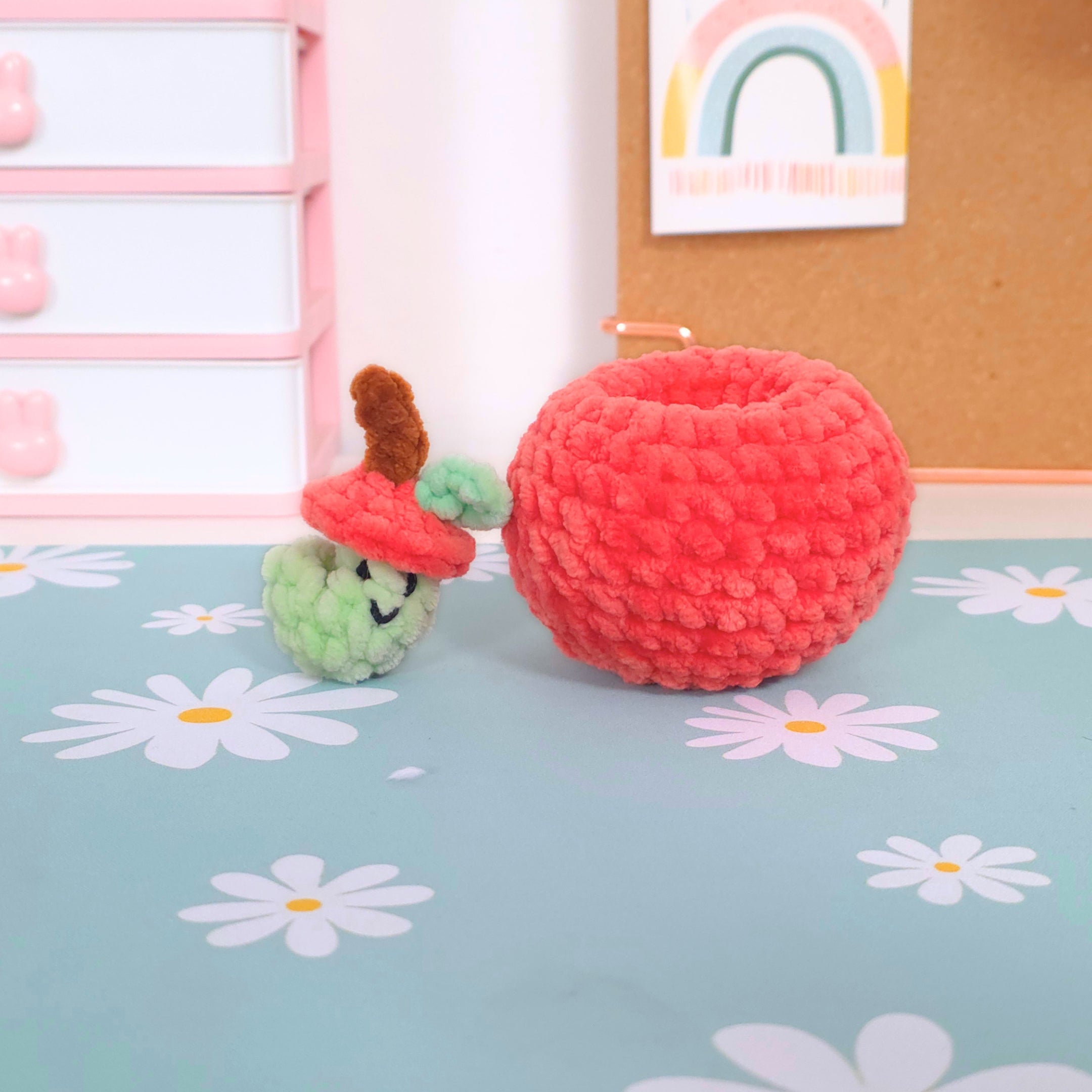 Cute Apple With Worm Low-Sew Amigurumi Crochet Pattern PDF - HUGurumi