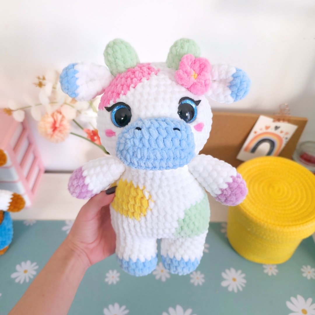 Cute Cow with Overalls Low-Sew Amigurumi Crochet Pattern PDF - HUGurumi