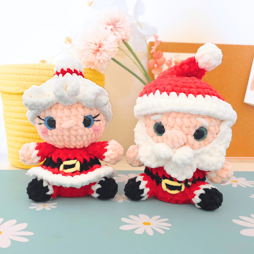 Mini Santa & Mini Mrs Claus – Low-Sew Amigurumi Crochet Pattern PDF