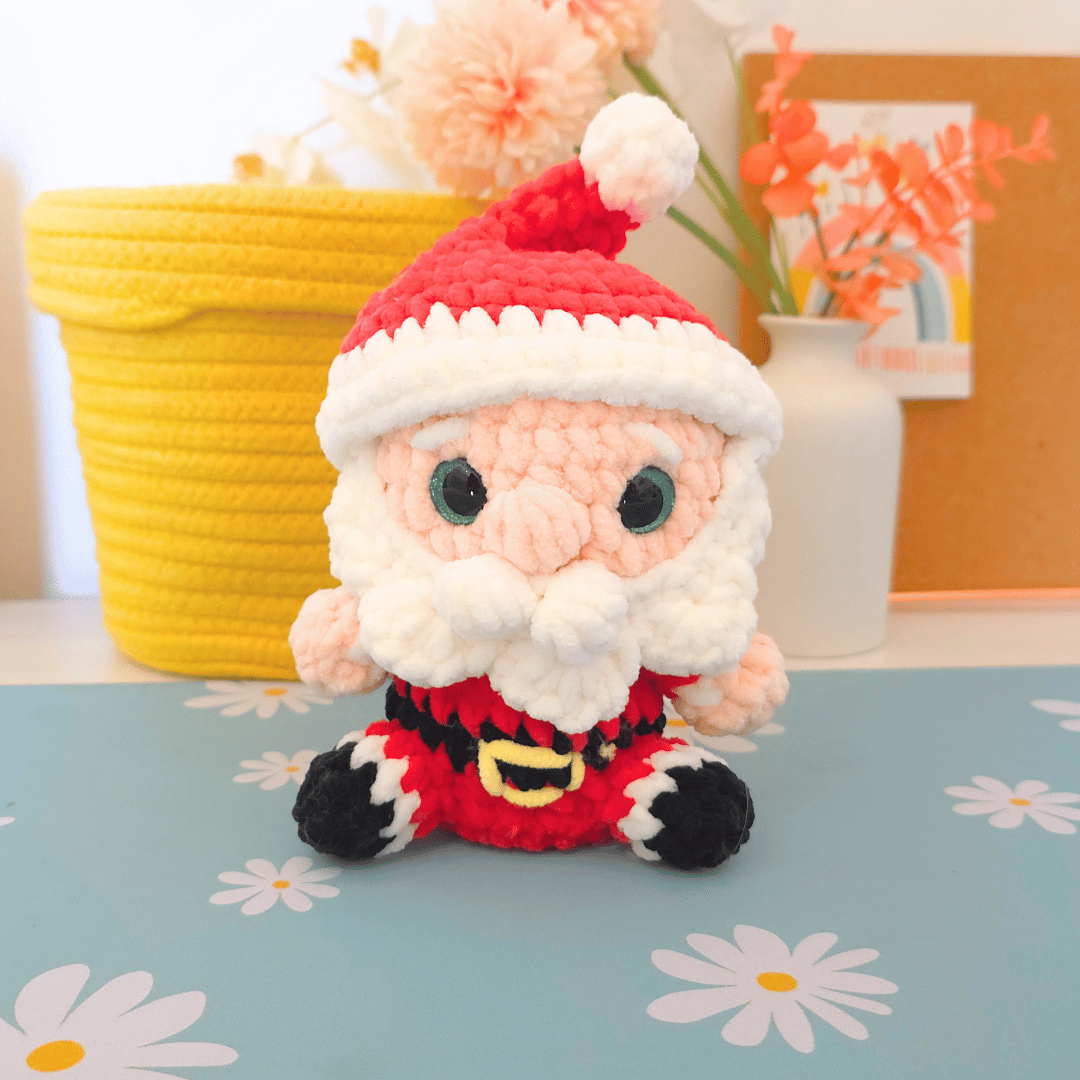 Mini Santa & Mini Mrs Claus – Low-Sew Amigurumi Crochet Pattern PDF