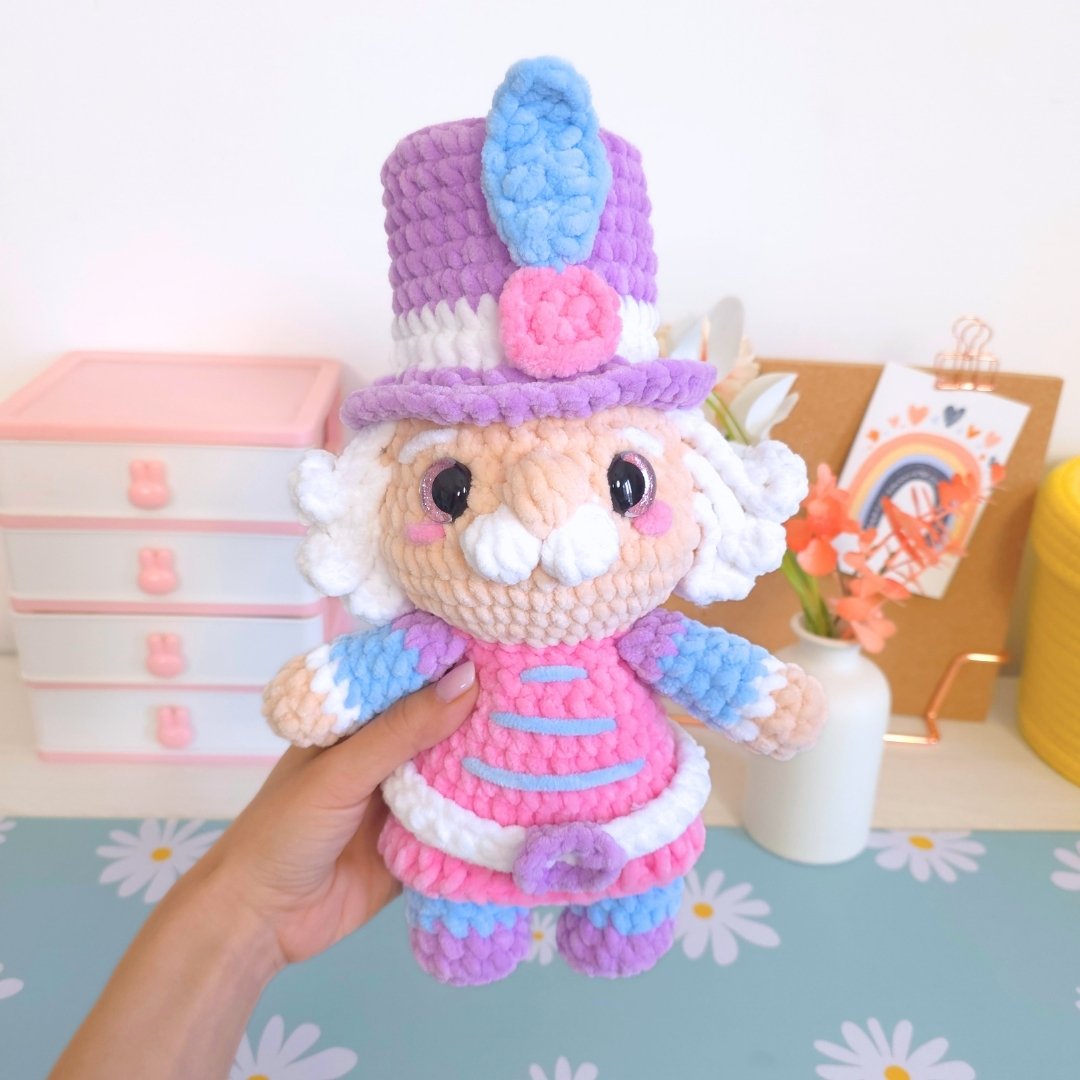 Cute Nutcracker Low-Sew Amigurumi Crochet Pattern PDF - HUGurumi