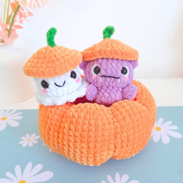 Cute Mystery Pumpkin Low-Sew Amigurumi Crochet Pattern PDF - HUGurumi