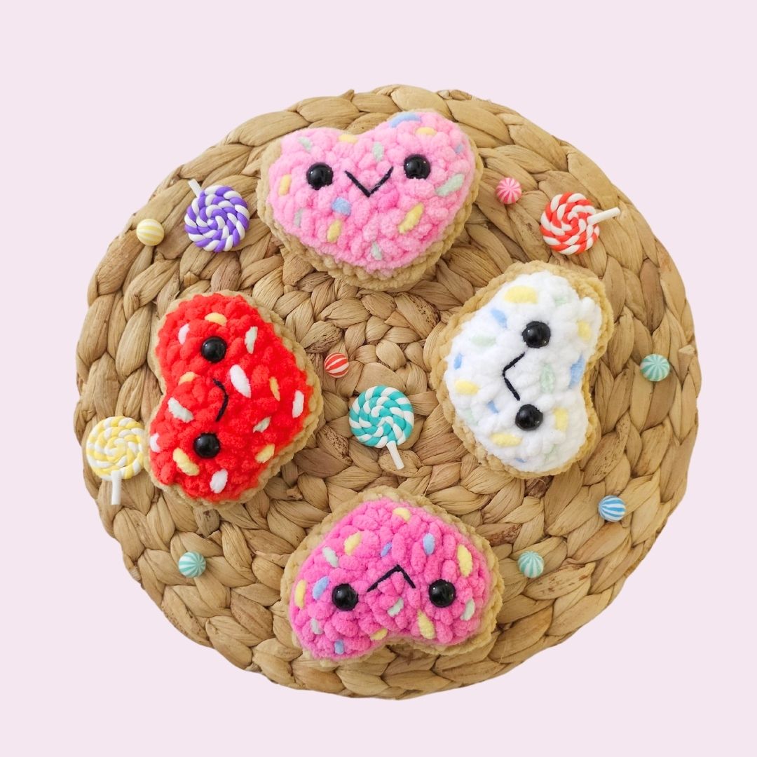 Cute Heart Cookie No-Sew Amigurumi Crochet Pattern PDF - HUGurumi