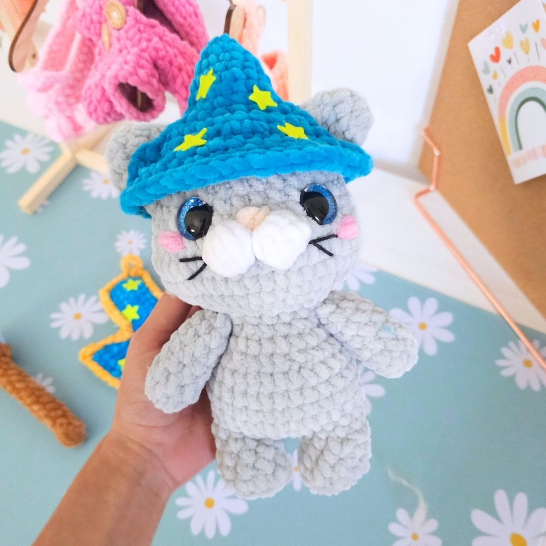 Cute Cat Wizard Low-Sew Amigurumi Crochet Pattern PDF - HUGurumi