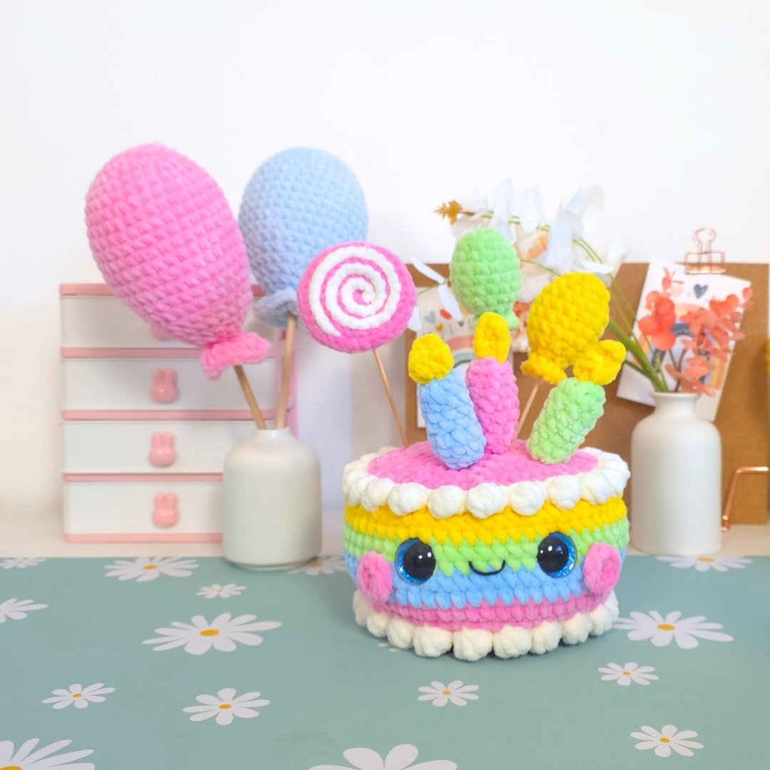Cute Birthday Cake No-Sew Amigurumi Crochet Pattern PDF - HUGurumi