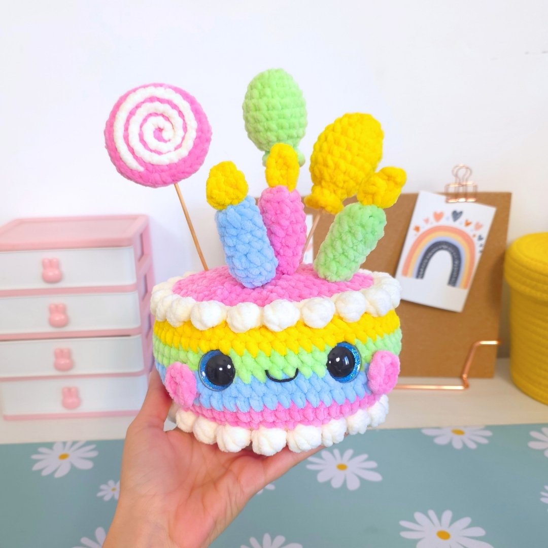 Cute Birthday Cake No-Sew Amigurumi Crochet Pattern PDF - HUGurumi