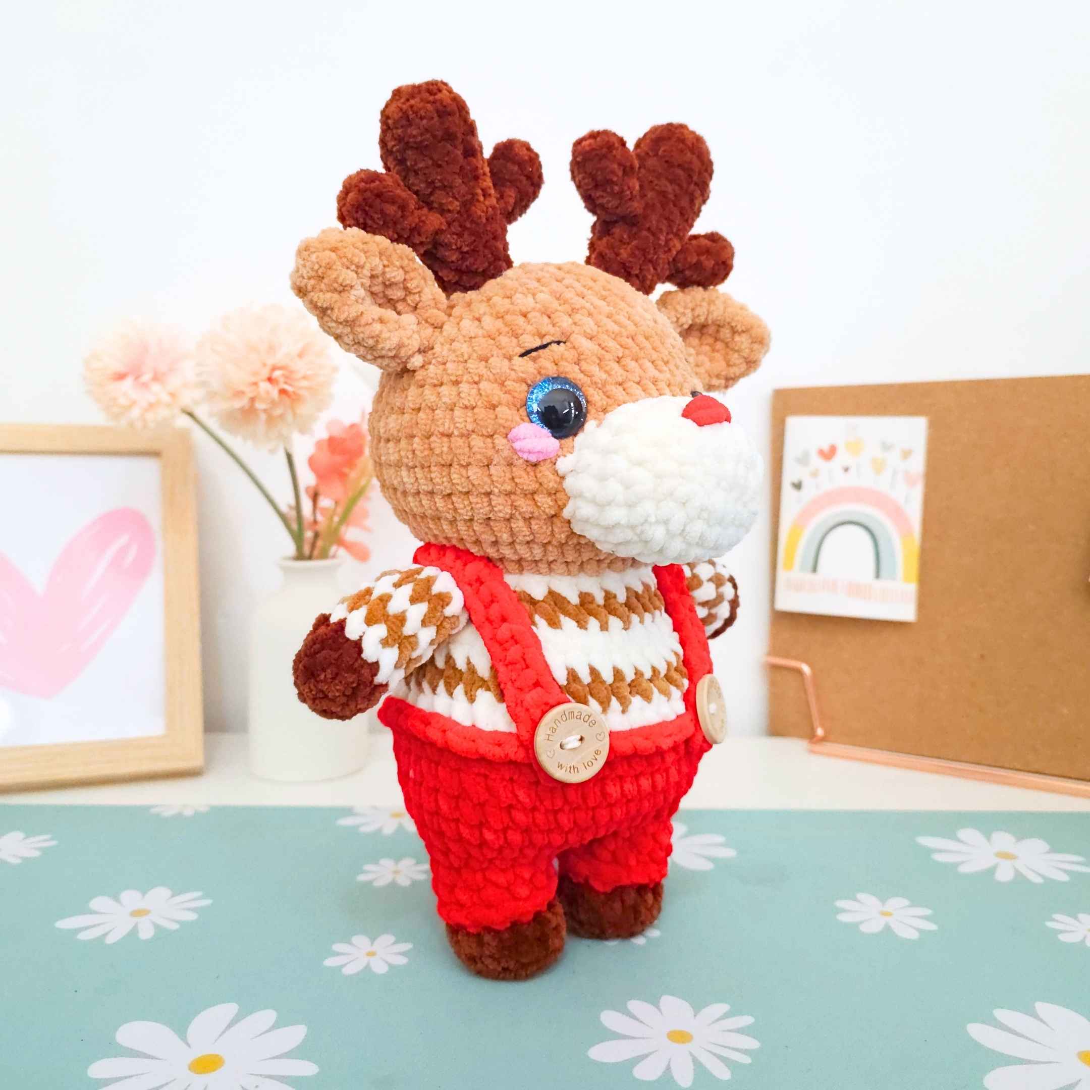 Cute Reindeer with Overalls Low-Sew Amigurumi Crochet Pattern PDF - HUGurumi