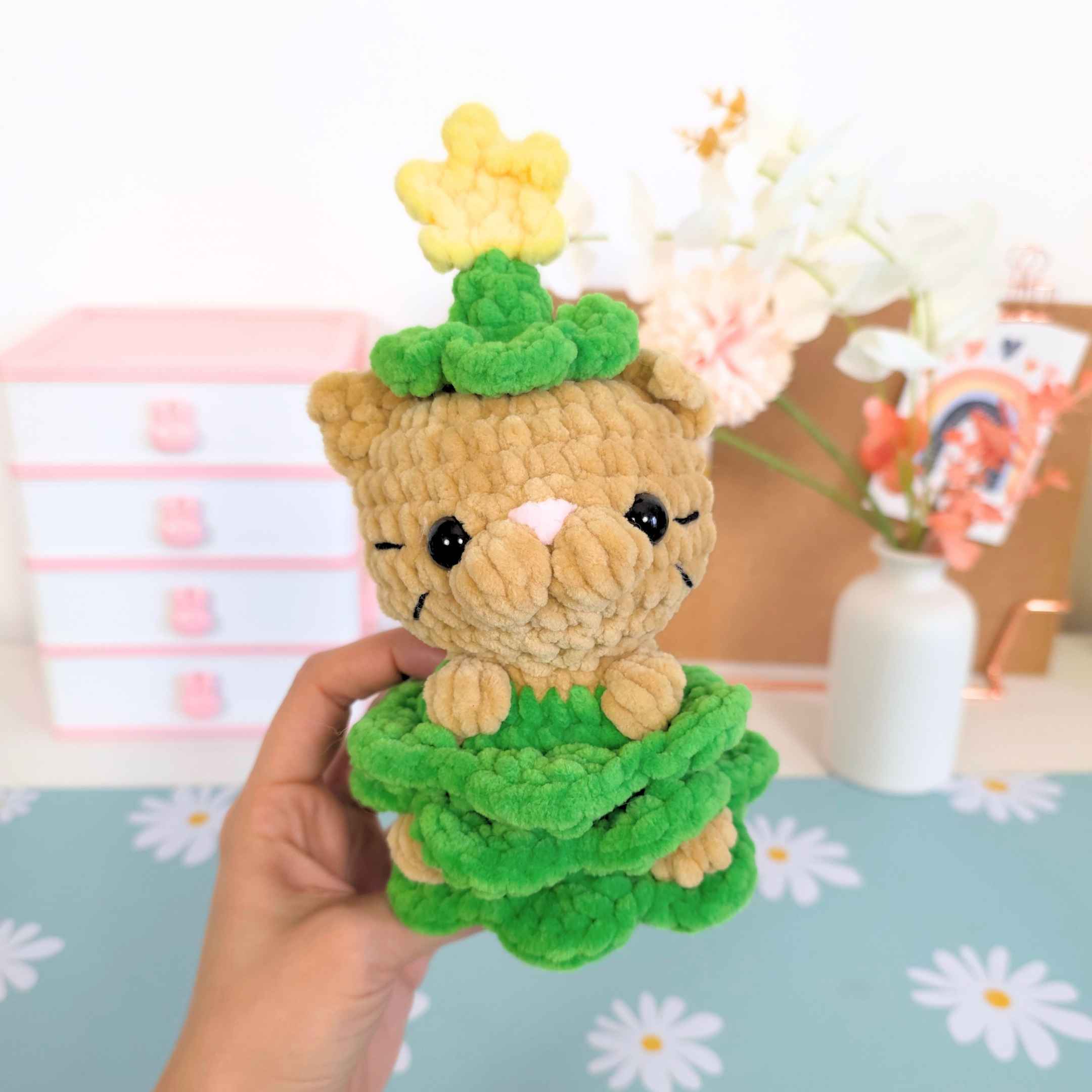 Cute Cat Christmas Tree Low-Sew Amigurumi Crochet Pattern PDF - HUGurumi