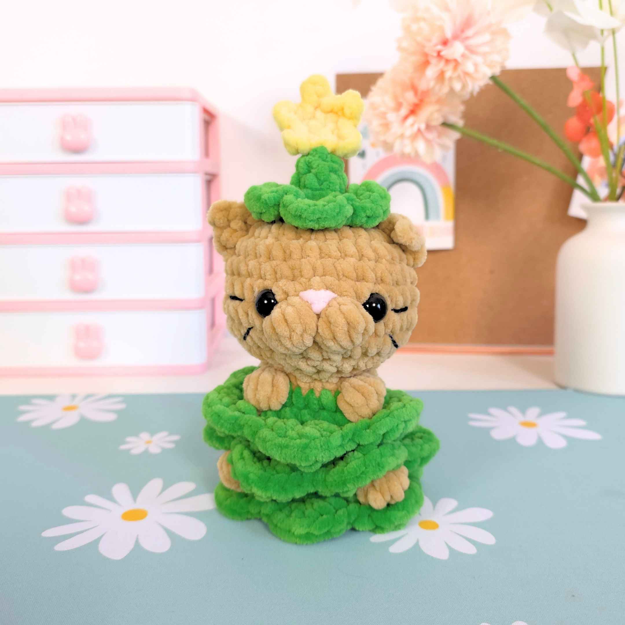 Cute Cat Christmas Tree Low-Sew Amigurumi Crochet Pattern PDF - HUGurumi