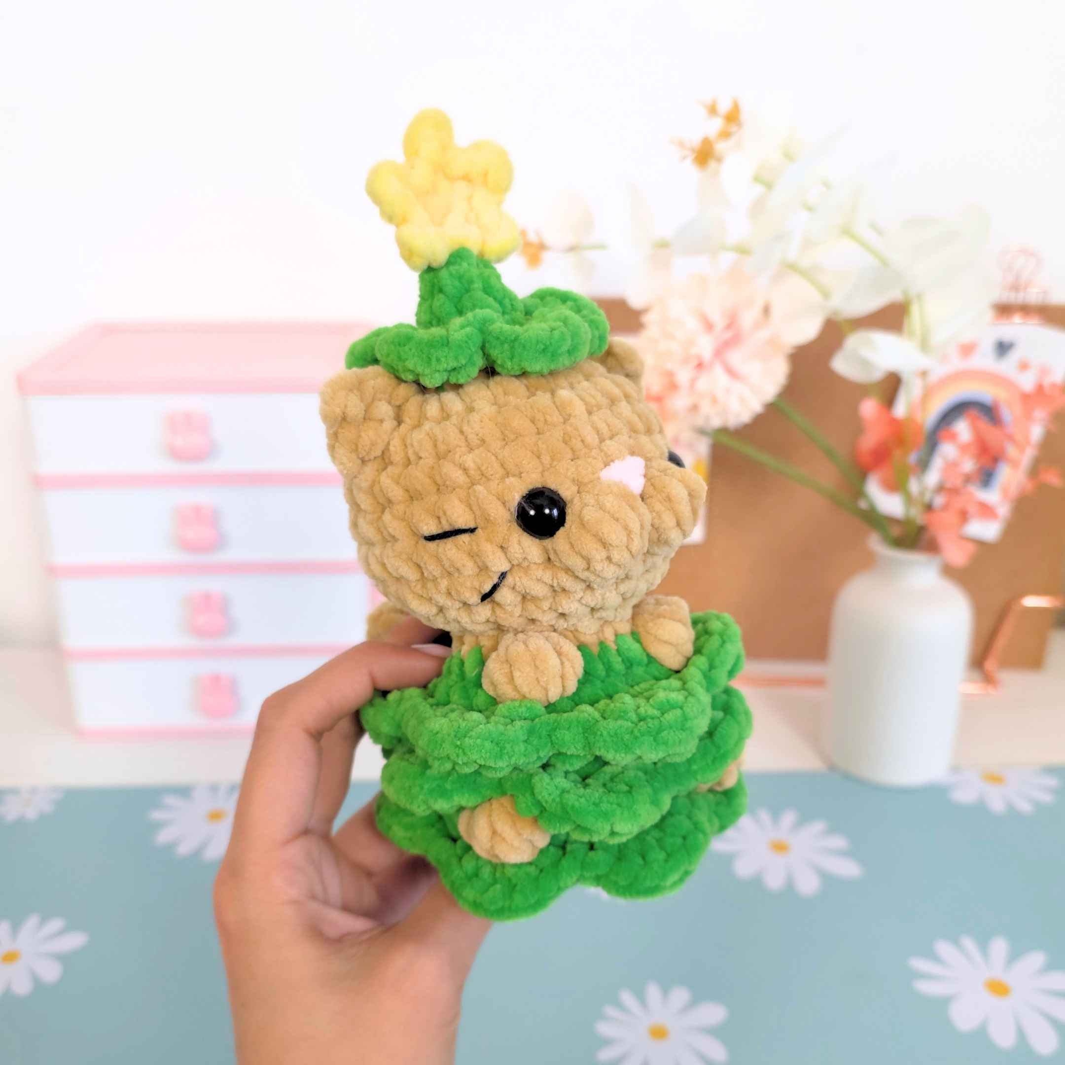 Cute Cat Christmas Tree Low-Sew Amigurumi Crochet Pattern PDF - HUGurumi